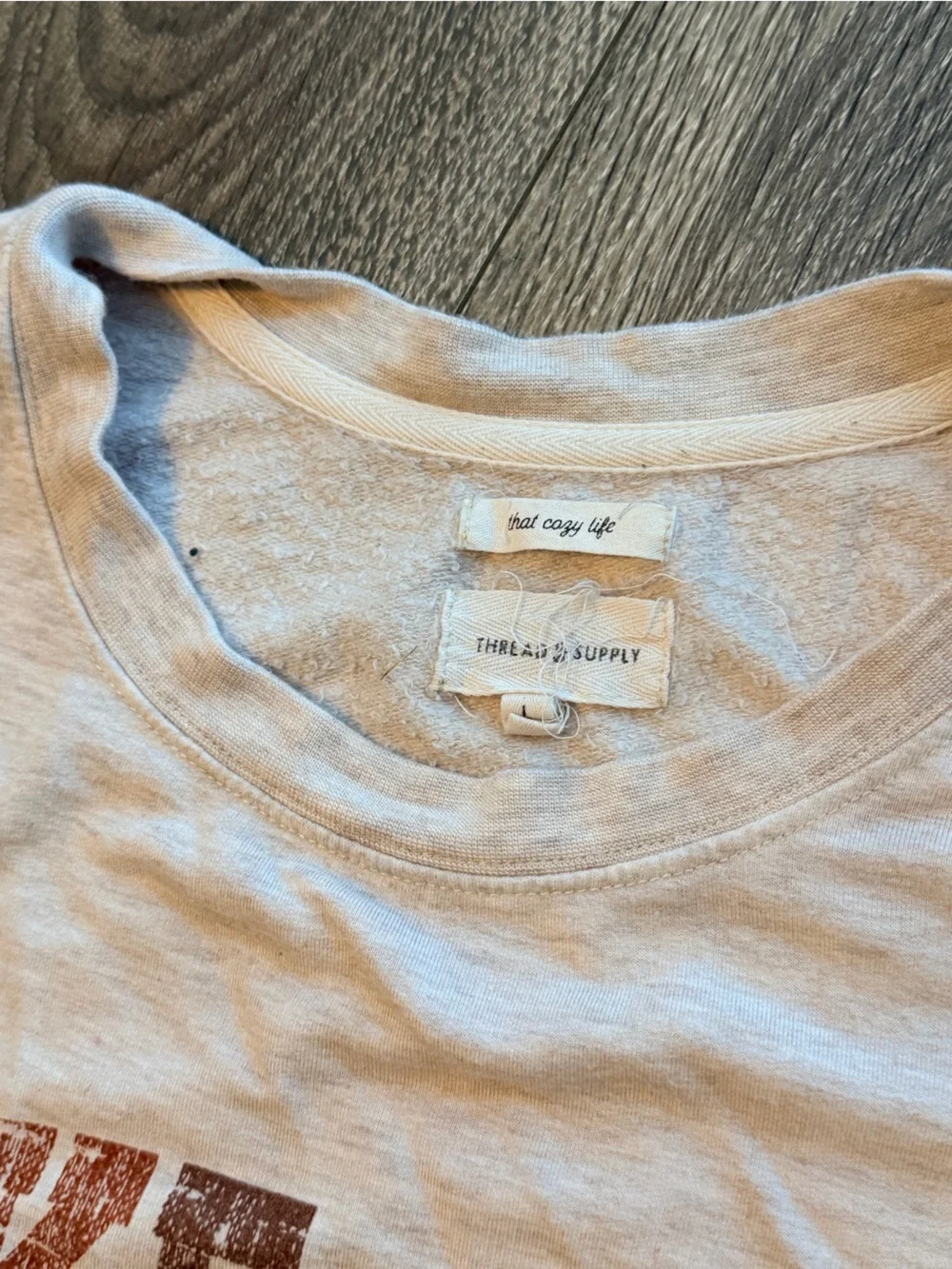 VTG feel super soft sweatshirt. Lake Life graphic. - Picture 3 of 8